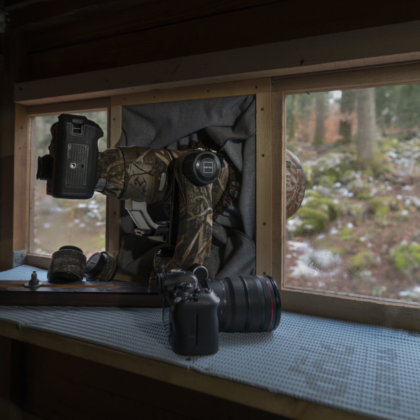 Gitzo gimbal head with camera set up in a wildlife hide